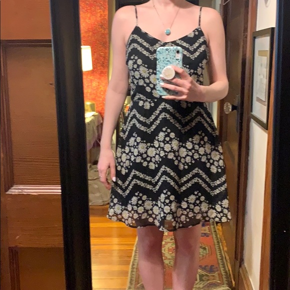 Black daisy printed dress - Picture 2 of 3